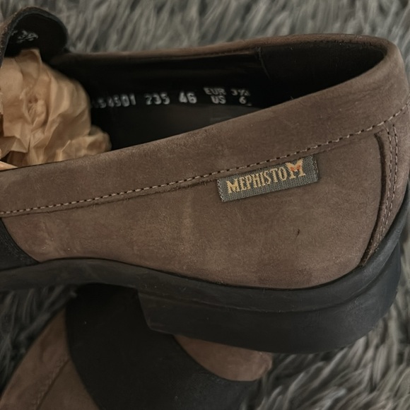 Almost new Mephisto Women's Soriane Loafer Leather Size 6 Walnut Color - Picture 3 of 8